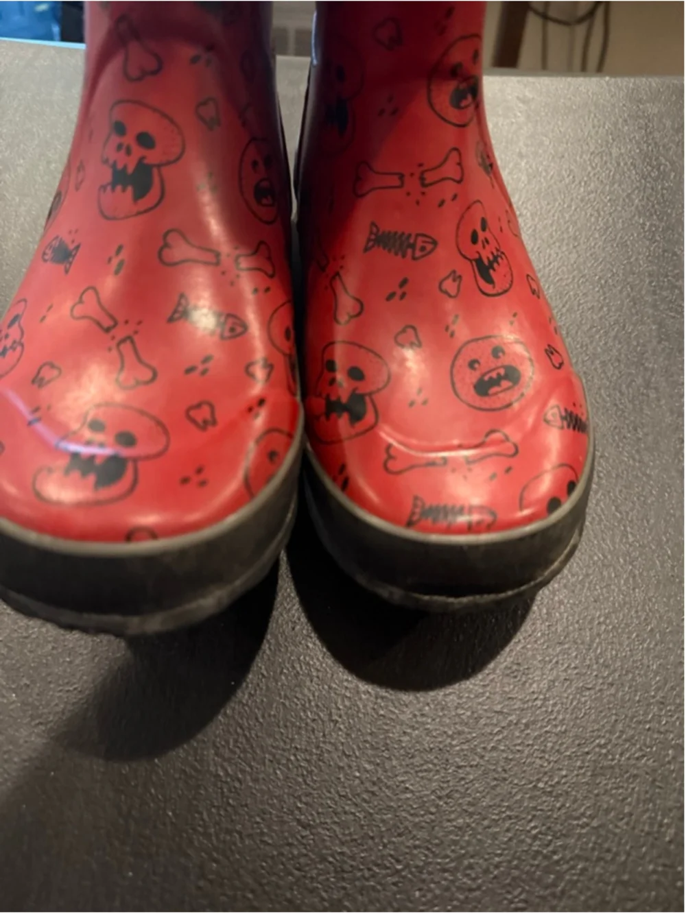 Boys Bogs Red Skull Print Rain Boots Size 3